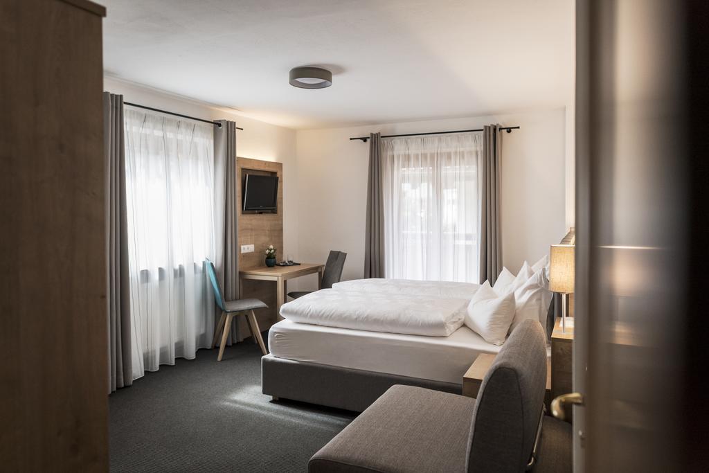 Hotel Garni Gruenau San Martino In Passiria  Zewnętrze zdjęcie